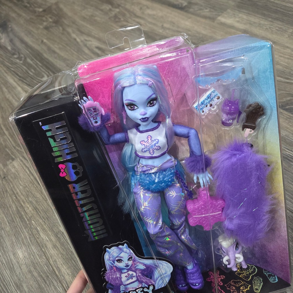 Monster High Abbey Bominable Gen 3 Doll‎ New in Box Collectible - Picture 5 of 6
